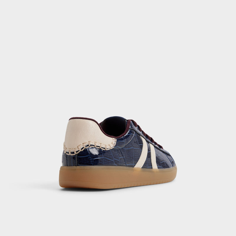 Chicsneaker2