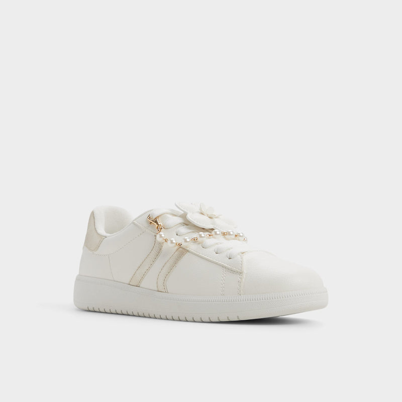 Chicsneaker2