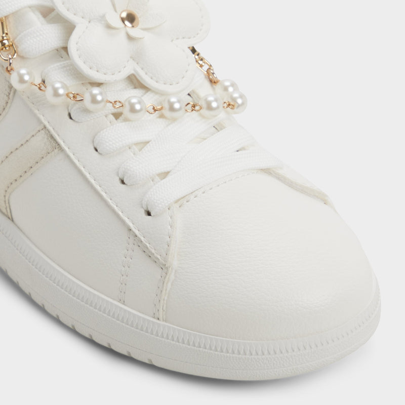 Chicsneaker2