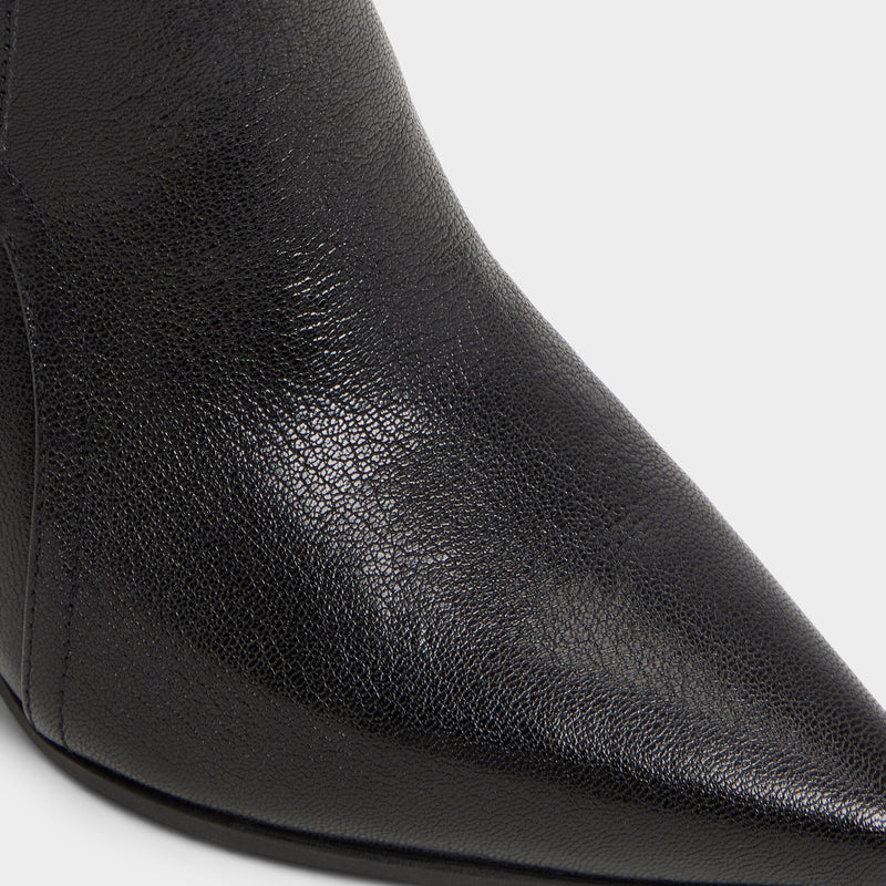 Saddle